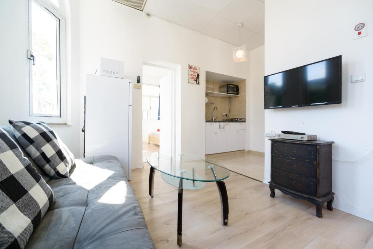 Tel Aviving - Apartments By The Beach Exterior photo